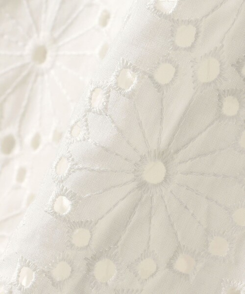 quaranciel(カランシエル)の「quaranciel:〈手洗い可能〉フラワー 刺繍 アイレット ハーフスリーブ プルオーバー(シャツ/ブラウス・レディース・ホワイト/ブラウン/ブラック・ONE SIZE)」の17枚目の写真