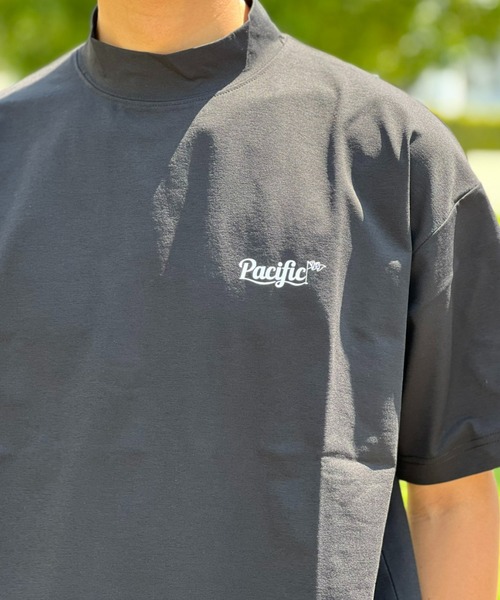 Rivvia PROJECTS】Pacific Golf Club x Rivvia PROJECTS FLAG M/NECK