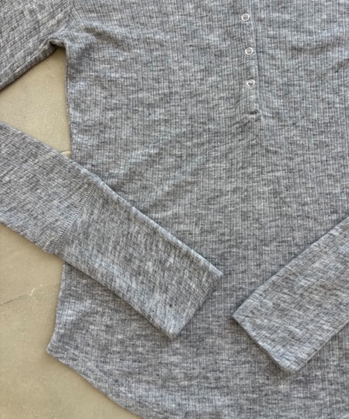 SHAGGIE（シャギー）の「フード付きヘンリーネックトップス（Tシャツ/カットソー・レディース・ブラック/ブラック系その他/グレー系その他/ホワイト/チャコールグレー・FREE）」の21枚目の写真