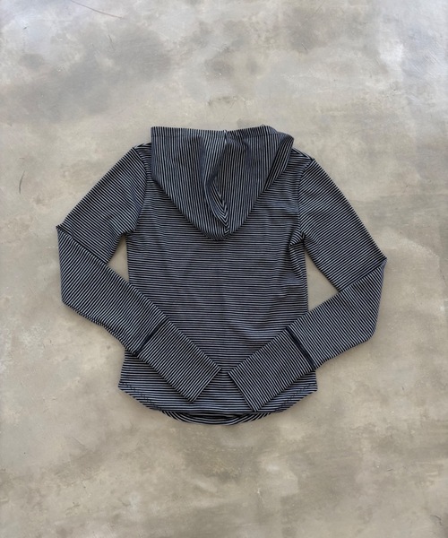 SHAGGIE（シャギー）の「フード付きヘンリーネックトップス（Tシャツ/カットソー・レディース・ブラック/ブラック系その他/グレー系その他/ホワイト/チャコールグレー・FREE）」の19枚目の写真