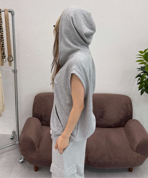 sedacle(セダクル)の「裏毛アップリケベストパーカー(パーカー・レディース・チャコールグレー/グレー・LARGE/MEDIUM/SMALL)」の5枚目の写真