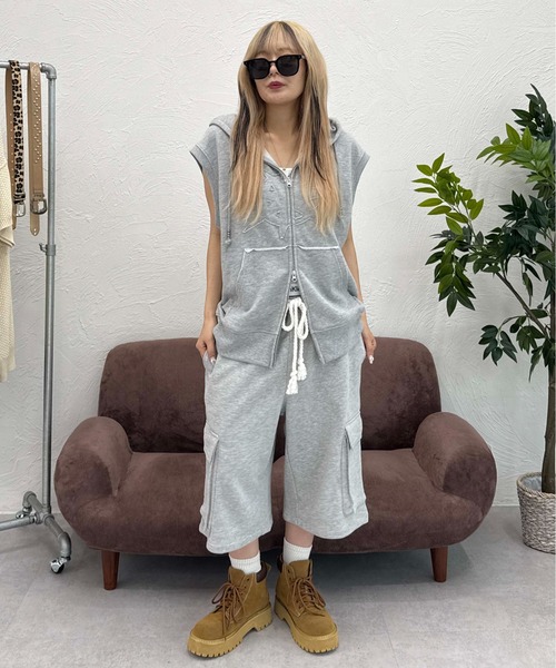 sedacle(セダクル)の「裏毛アップリケベストパーカー(パーカー・レディース・チャコールグレー/グレー・LARGE/MEDIUM/SMALL)」の9枚目の写真