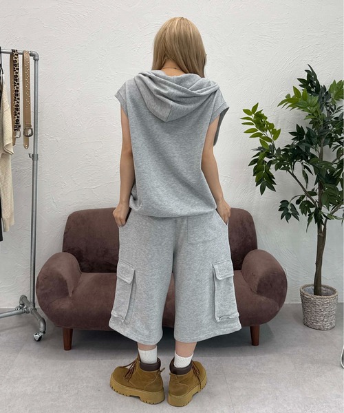 sedacle(セダクル)の「裏毛アップリケベストパーカー(パーカー・レディース・チャコールグレー/グレー・LARGE/MEDIUM/SMALL)」の12枚目の写真