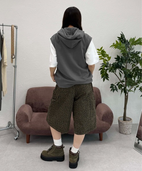 sedacle(セダクル)の「裏毛アップリケベストパーカー(パーカー・レディース・チャコールグレー/グレー・LARGE/MEDIUM/SMALL)」の3枚目の写真