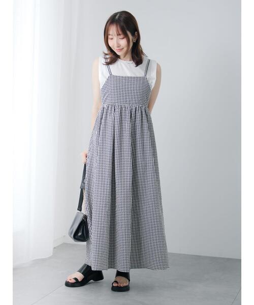 Te chichi TERRASSE(テチチテラス)の「バックリボンアソートキャミワンピース(ワンピース・レディース・ブラック/ベージュ/ネイビー・F)」の4枚目の写真