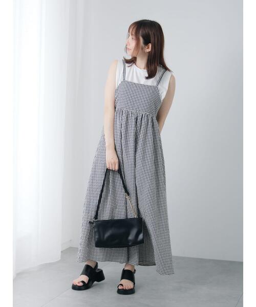 Te chichi TERRASSE(テチチテラス)の「バックリボンアソートキャミワンピース(ワンピース・レディース・ブラック/ベージュ/ネイビー・F)」の5枚目の写真