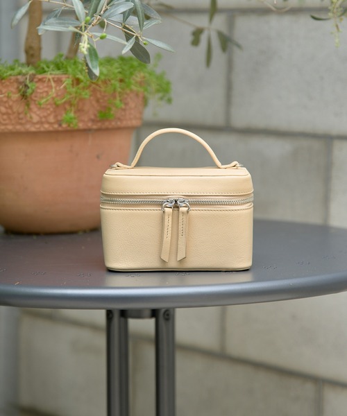 Whim Gazette（ウィムガゼット）の「【Hoaw.】バニティショルダー（ショルダーバッグ・レディース・オフホワイト/ブラック/ライトベージュ/ブラウン・FREE）」の4枚目の写真