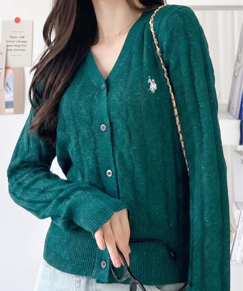 U.S. POLO ASSN.(ユーエスポロアッスン)の「【Ada.別注 U.S. POLO ASSN】ケーブル ラメ ニット Vネック カーディガン(カーディガン/ボレロ・レディース・ブラウン/ネイビー/シルバー/グリーン・FREE)」の3枚目の写真