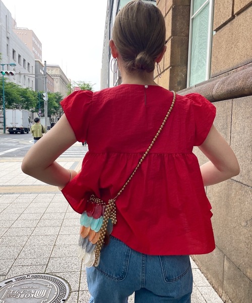 ISOOK（アイスー）の「ギャザースモックブラウス(comochi select) / フリルブラウス 袖フリル ティアードブラウス 半袖 クルーネック レッド ホワイト 赤 白（シャツ/ブラウス・レディース・レッド/ホワイト・FREE）」の13枚目の写真