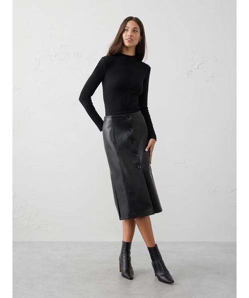 BANANA REPUBLIC FACTORY STORE(バナナリパブリック ファクトリーストア)の「BANANA REPUBLIC FACTORY STORE リブ モックネック トップ(Tシャツ/カットソー・レディース・ホワイト/ブラック×ホワイト/ブラック/ベージュ・XS/S/L/M)」の9枚目の写真