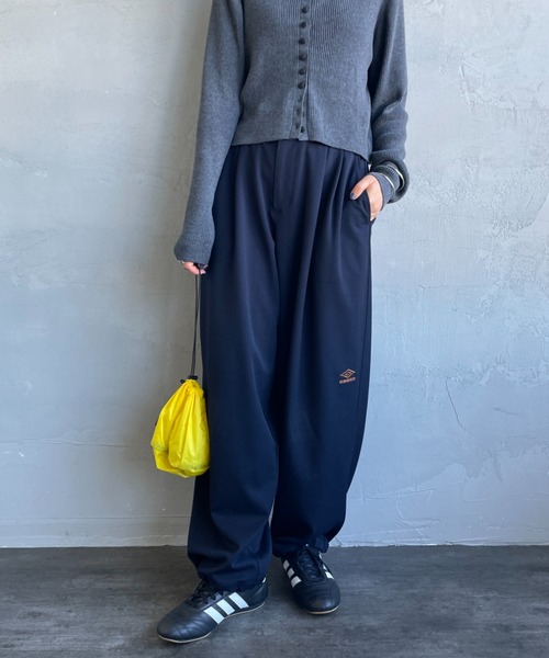 UMBRO（アンブロ）の「[UMBRO/アンブロ] 別注 ワンポイント刺繍ロゴ トラックパンツ（その他パンツ・レディース・ネイビー/ハウンドトゥース/ブラウン・L/M/S/XL）」の20枚目の写真