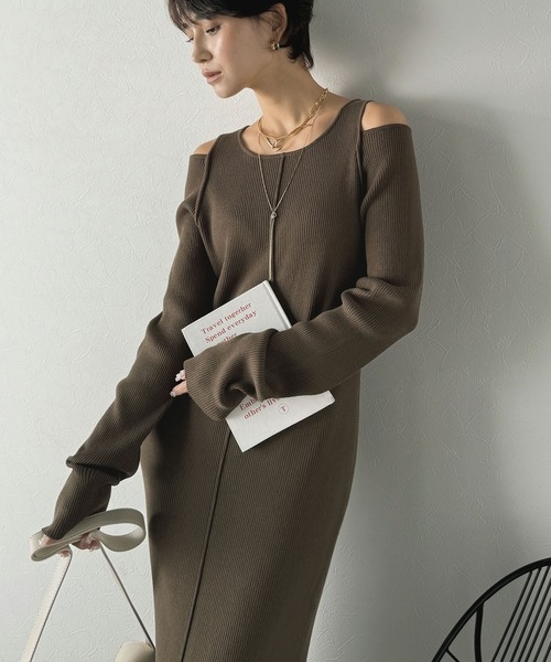 Classical Evon(クラシカルエヴォン)の「【Classical Evon】ヘルシーに大人の肌魅せ。肩開きニットワンピース(ロング丈)(ワンピース・レディース・ブラウン/ブラック・X-LARGE/SMALL/MEDIUM/LARGE)」の17枚目の写真