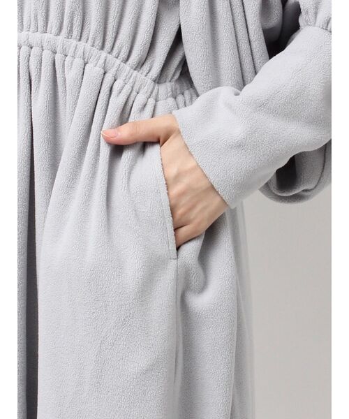 merry jenny（メリージェニー）の「ギャザーギャザーフリースワンピース（ワンピース・レディース・ライトブルー/ブラック/アイボリー・FREE）」の9枚目の写真
