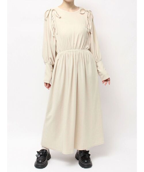 merry jenny（メリージェニー）の「ギャザーギャザーフリースワンピース（ワンピース・レディース・ライトブルー/ブラック/アイボリー・FREE）」の2枚目の写真