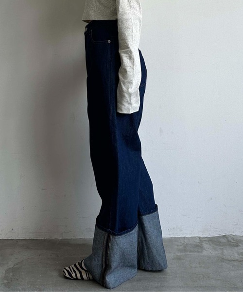 1chaku.（イッチャク）の「ハイロールアップストレートデニムパンツ（デニムパンツ・レディース・インディゴブルー・マルチサイズ）」の3枚目の写真