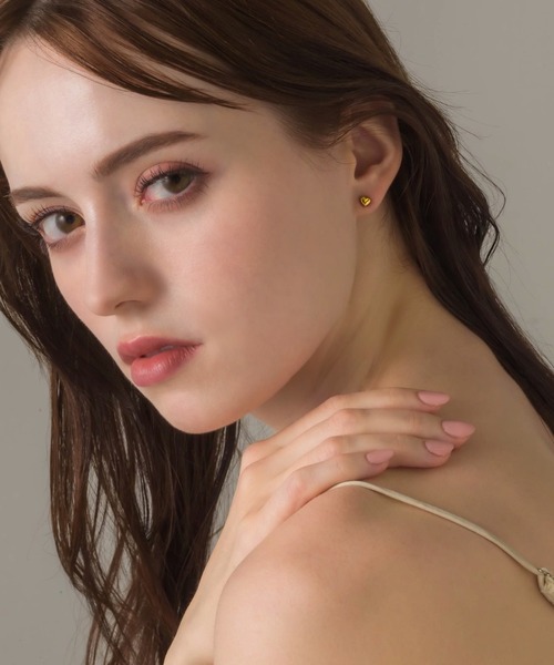 muku(ムク)の「PIERCE/MINI HEART(ピアス(両耳用)・レディース・ゴールド/シルバー・FREE)」の3枚目の写真