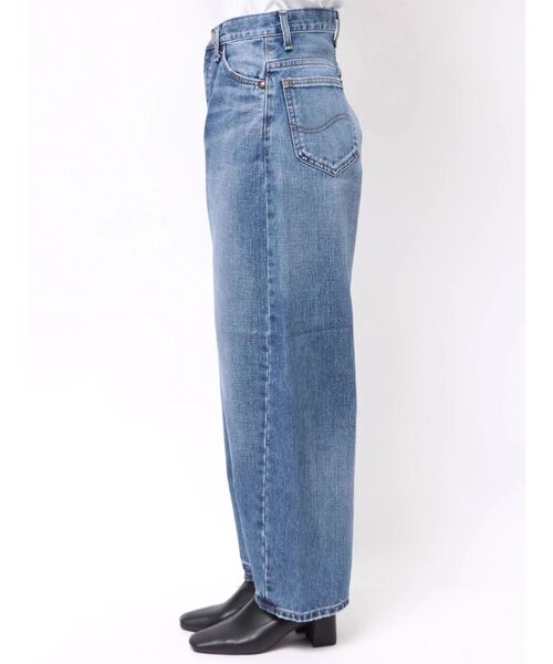 Ungrid(アングリッド)の「【Ca】Lee CURVE WIDE PANTS(デニムパンツ・レディース・ブラック/ブルー・24inch/26inch/25inch)」の5枚目の写真