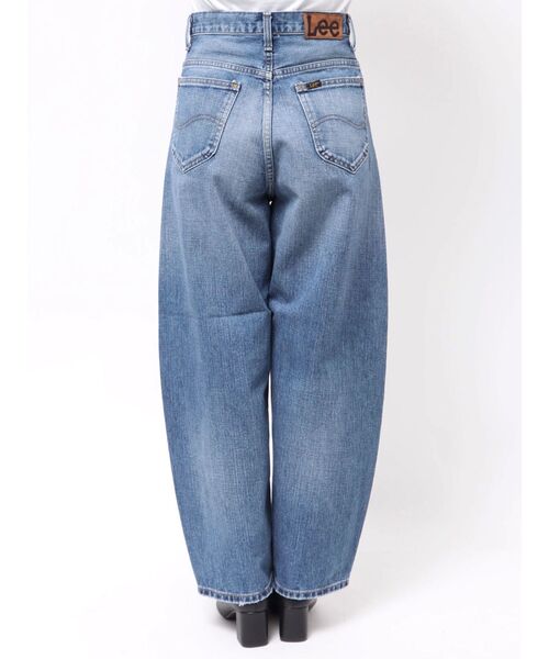 Ungrid(アングリッド)の「【Ca】Lee CURVE WIDE PANTS(デニムパンツ・レディース・ブラック/ブルー・24inch/26inch/25inch)」の6枚目の写真