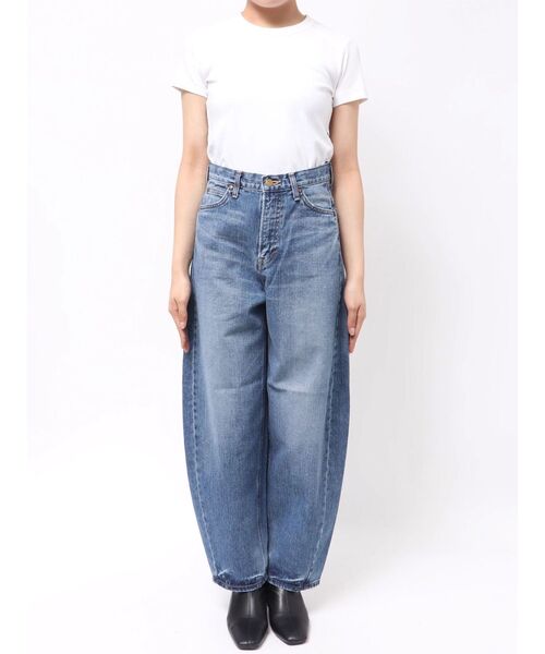 Ungrid(アングリッド)の「【Ca】Lee CURVE WIDE PANTS(デニムパンツ・レディース・ブラック/ブルー・24inch/26inch/25inch)」の12枚目の写真