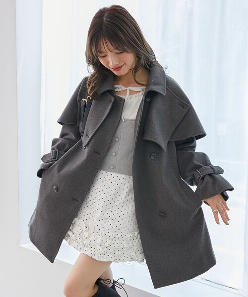 MAJESTIC LEGON（マジェスティックレゴン）の「ケープセットミディコート（その他アウター・レディース・チャコールグレー/ベージュ/ブラウン・SMALL/MEDIUM/LARGE/X-SMALL）」の5枚目の写真