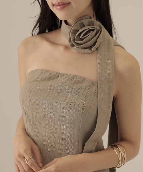 SUWDEE（スーディー）の「choker bustier peplum setup（セットアップ・レディース・ブラック/グレイッシュベージュ・M）」の9枚目の写真