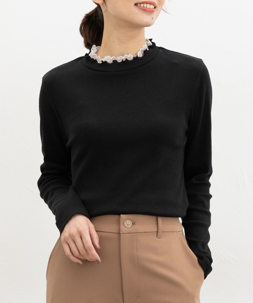 Honeys(ハニーズ)の「レース使いハイネックT(Tシャツ/カットソー・レディース・オフホワイト/ネイビー/ブラック/サックスブルー/グレイッシュベージュ・S/M/LL/L)」の3枚目の写真