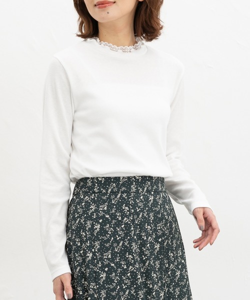 Honeys(ハニーズ)の「レース使いハイネックT(Tシャツ/カットソー・レディース・オフホワイト/ネイビー/ブラック/サックスブルー/グレイッシュベージュ・S/M/LL/L)」の7枚目の写真