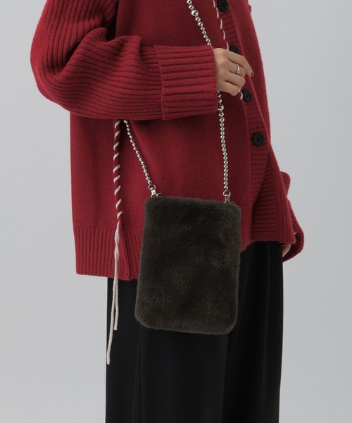 LEPSIM（レプシィム）の「ファーミニショルダーバッグ　598110（ショルダーバッグ・レディース・チャコールグレー/アイボリー/モカ・ONE SIZE）」の2枚目の写真