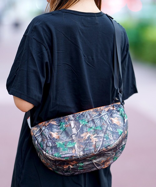 WEEKEND(ER)（ウィークエンダー）の「WEEKEND(ER) QUILTED SHOULDER（ショルダーバッグ・メンズ・ブラック/ベージュ/ブルー/カモフラージュ・FREE）」の4枚目の写真