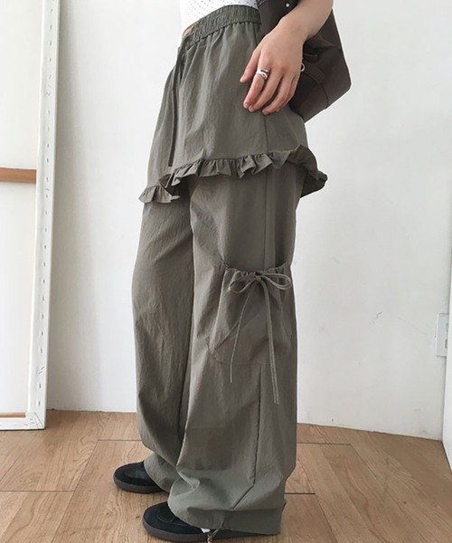 HALEY PESCA（ヘーリーペスカ）の「HALEY PESCA/レイヤード風　カジュアルガーリーナイロンパンツ（カーゴパンツ・レディース・ブラック/グレー/ピンク・FREE）」の3枚目の写真