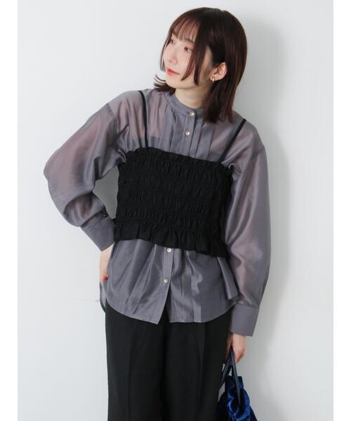 Te chichi TERRASSE（テチチテラス）の「フロントタック入りシアーシャツ（シャツ/ブラウス・レディース・オフホワイト/グレー/イエロー/ネイビー・F）」の5枚目の写真