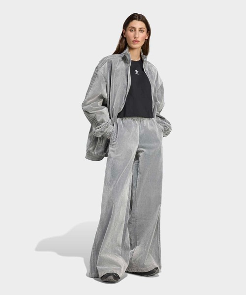 新品 アディダス 起毛ツイル オーバーサイズド ファイヤーバード トラックパンツ adidas（アディダス）の「起毛ツイル オーバーサイズド ファイヤー