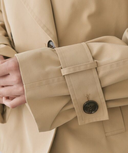 OPAQUE.CLIP(オペークドットクリップ)の「ショートトレンチコート【洗える】(トレンチコート・レディース・ベージュ/ネイビー・36/38/40)」の19枚目の写真