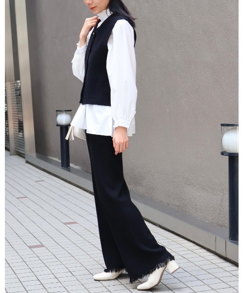 Doumoi(ドゥモエ)の「無地 裾フリンジ ストレート ニットパンツ(その他パンツ・レディース・グレー/アイボリー/ブラック・FREE)」の13枚目の写真