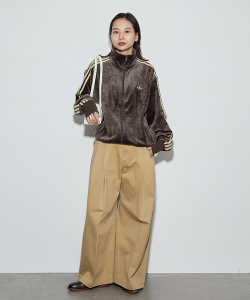 adidas Originals（アディダスオリジナルス）の「【adidas originals/アディダス オリジナルス】FB TT VELOUR（その他アウター・レディース・ブラウン・MEDIUM/SMALL）」の2枚目の写真