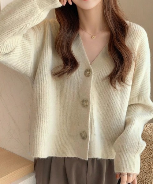 cammie(キャミー)の「ビッグボタンニットカーディガン(カーディガン/ボレロ・レディース・アイボリー/キャメル・M/L)」の1枚目の写真