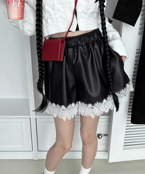 leune(ルネ)の「レースヘムフェイクレザーショートパンツ(その他パンツ・レディース・ブラック/ベージュ/ピンク・FREE)」の10枚目の写真