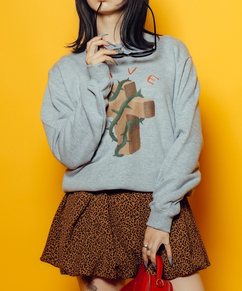 Subciety（サブサエティ）の「【WOMEN】Thorn cross sweat shirt（スウェット・レディース・グレー/ストーン/ブラック・FREE）」の2枚目の写真