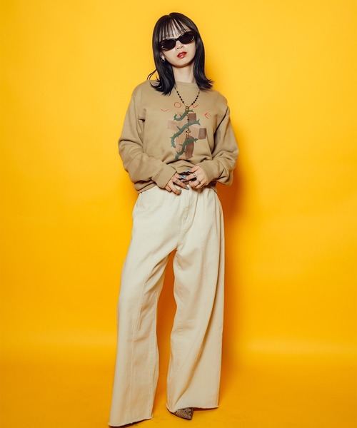 Subciety（サブサエティ）の「【WOMEN】Thorn cross sweat shirt（スウェット・レディース・グレー/ストーン/ブラック・FREE）」の4枚目の写真