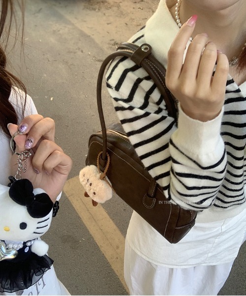 FREE STYLISTS(フリー スタイリスト)の「Y2K レトロスクエアバッグ 【チャーム付】(ショルダーバッグ・レディース・ダークブラウン/ブラック/カーキ・FREE)」の17枚目の写真
