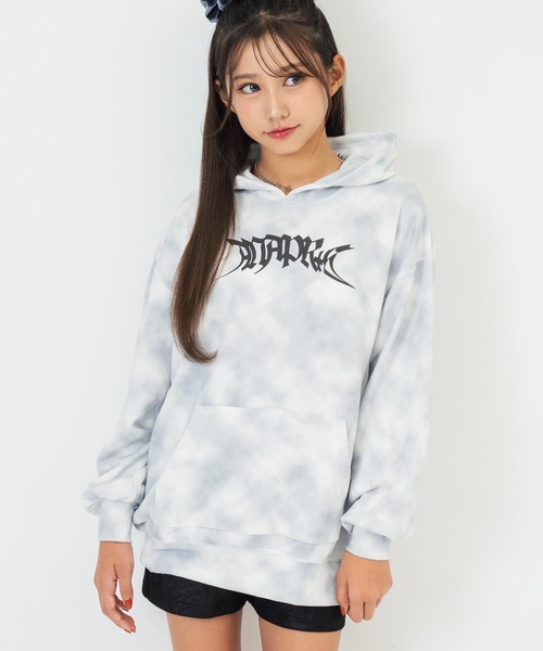 ANAP GiRL(アナップガール)の「ANAPR+S スプレープリントスウェットパーカー【ユニセックス】(パーカー・キッズ・ホワイト/ブラック・M/XS/S)」の3枚目の写真