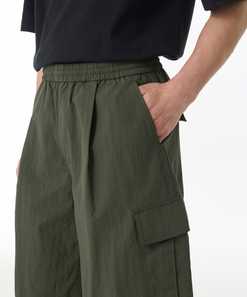 MUSINSA STANDARD（ムシンサスタンダード）の「ナイロンカーゴバンディングバミューダパンツ[カーキ]（その他パンツ・メンズ・その他・26/27/28/29/36/34/32/30/31/33）」の4枚目の写真