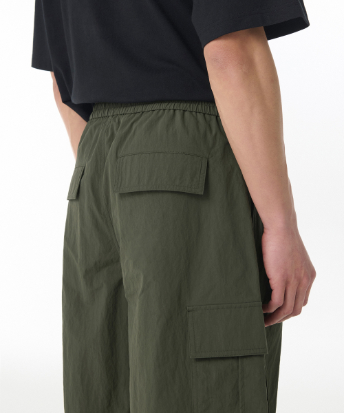 MUSINSA STANDARD（ムシンサスタンダード）の「ナイロンカーゴバンディングバミューダパンツ[カーキ]（その他パンツ・メンズ・その他・26/27/28/29/36/34/32/30/31/33）」の6枚目の写真