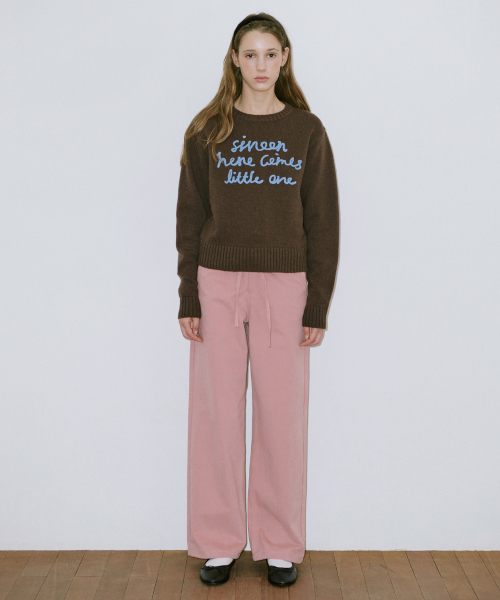 SINOON(シヌーン)の「Lettering Pullover Knit (Deep Brown)(ニット/セーター・レディース・ダークブラウン・FREE)」の2枚目の写真