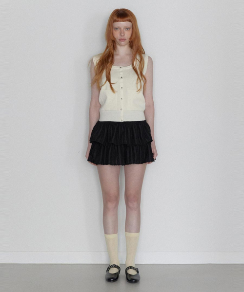 RENSE（レンセ）の「Scoop Neck Rivet Sleeveless Knit Ivory（ニット/セーター・レディース・その他・FREE）」の2枚目の写真