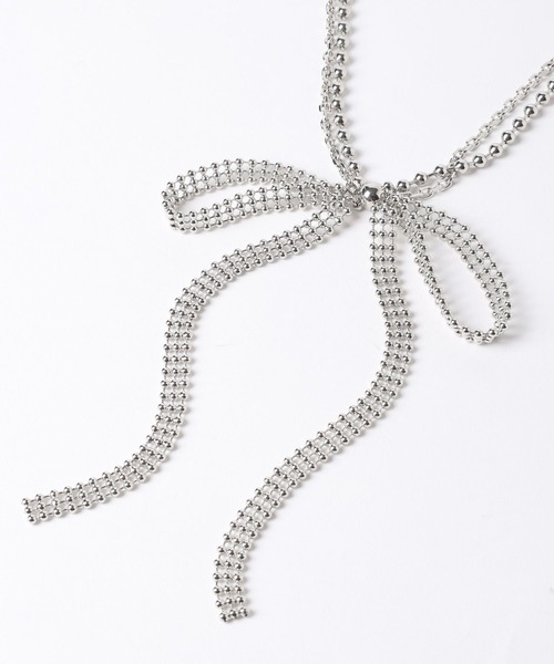 HARE（ハレ）の「リボンモチーフマグネットネックレス(HARE)（ネックレス・レディース・シルバー・FREE）」の3枚目の写真