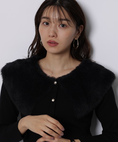 JUSGLITTY（ジャスグリッティー）の「ファーリーカラー2WAYニット
