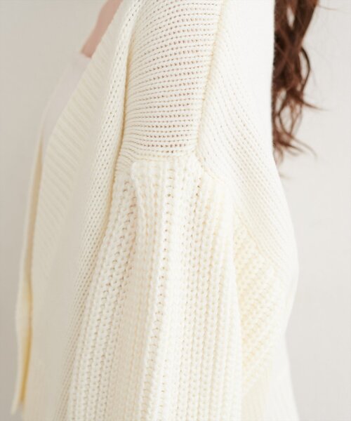 natural couture（ナチュラルクチュール）の「ざっくり編みカーディガン（カーディガン/ボレロ・レディース・イエロー/オフホワイト/グレイッシュベージュ・FREE）」の13枚目の写真
