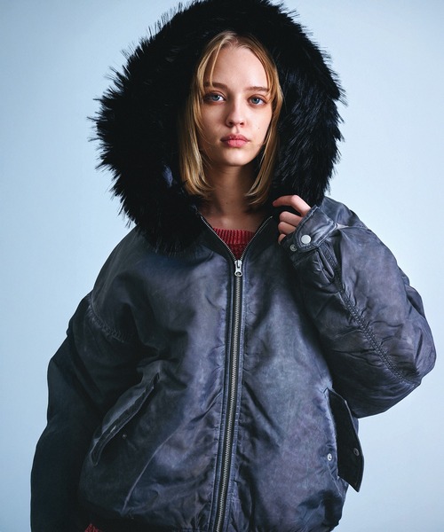 Revo.（レボ）の「【ファーが取り外し可能な2WAY仕様】ヴィンテージ加工 ヘビーナイロンツイル ボンバージャケット 薄中綿入り［UNISEX］（ブルゾン・メンズ・ブラック/カーキ/グレー・M/L）」の2枚目の写真