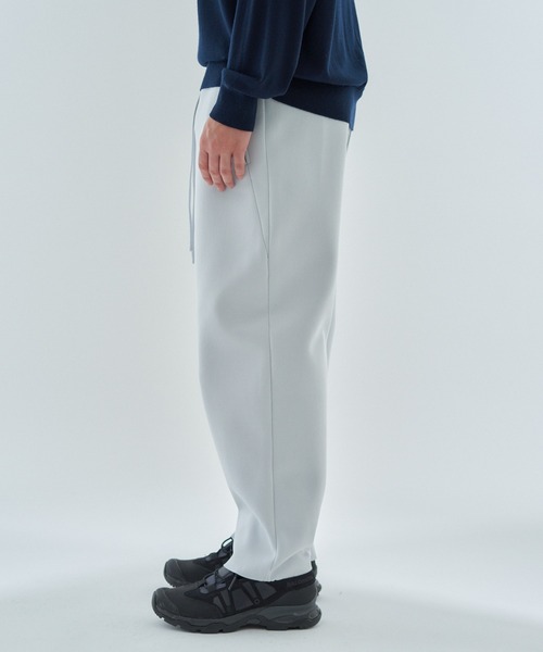 ESTNATION(エストネーション)の「ESTNATION / ミラノリブ ワイドテーパードパンツ<ECOPET>(スウェットパンツ・メンズ・ブラック/ライトグレー/ネイビー・MEDIUM/LARGE)」の14枚目の写真